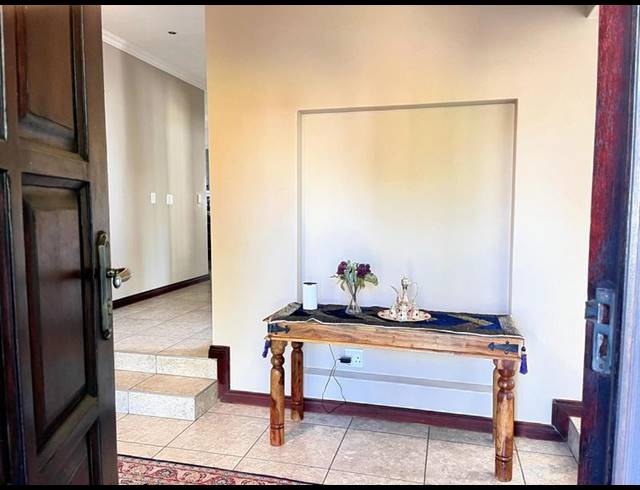 4 BEDROOM HOUSE FOR SALE IN MIDLANDS ESTATE